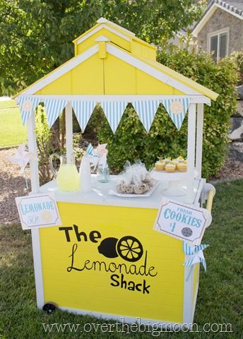 Free Lemonade Stand Printables - lemonades sign, bake sale signs, bunting, and pinwheels. ALL FREE! Lemonade Stand Printables, Bake Sale Sign, Kids Lemonade Stand, Lemonade Stand Ideas, Kids Lemonade Stands, Lemonade Stand Sign, Diy Lemonade Stand, Kids Lemonade, Diy Lemonade