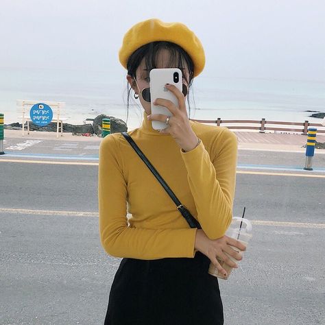 Yellow Turtleneck Outfit, Ulzzang Girl Outfit, Mustard Yellow Outfit, Turtleneck Outfits, Yellow Turtleneck, Long Sleeve Top Outfit, Turtleneck Outfit, Outfit Korean, Turtleneck T Shirt