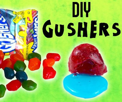 Homemade Gushers, Candy Substitutes, Candy Tutorial, Fruit Gushers, Filled Candy, Healthy Candy, Diy Slime, Favorite Candy, Candy Making