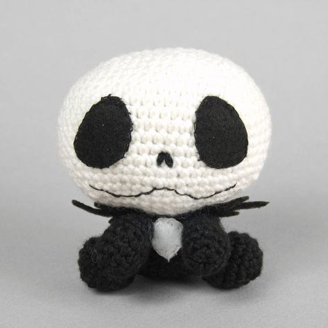 Crochet Stuffy, Crochet Disney, Pumpkin King, Halloween Crochet Patterns, Amigurumi Ideas, Kawaii Crochet, Crochet Fall, Fun Crochet Projects, Crochet Animal Patterns