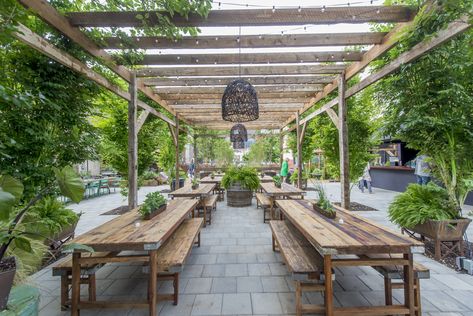 Outdoor community space Outdoor Restaurant Ideas, Backyard Beer Garden, Beer Garden Ideas, Backyard Restaurant, Backyard Cafe, Outdoor Restaurant Patio, Glass Dragon, Café Design, Outdoor Restaurant Design