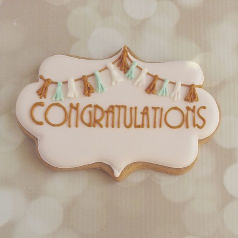 Congrats Cookie Smile Cookies, Congratulations Cake, Flooding Cookies, Royal Icing Sugar, Cookie Bouquet, Graduation Cookies, Easy Sugar Cookies, Baby Cookies, Cookie Inspiration