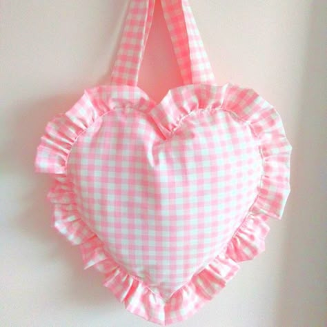 Heart Shaped Pillow, Ruffles Bag, Heart Shaped Bag, Bag Inspiration, Charmmy Kitty, Diy Bag Designs, Pillow Bag, Diy Bags Patterns, Shaped Pillow