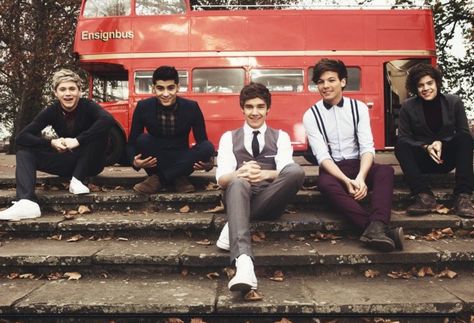 Funny Imagines, Home One Direction, One Direction Photoshoot, Four One Direction, 1d Funny, One Direction Wallpaper, One Direction Photos, Irish Boys, One Direction Videos