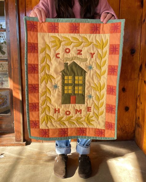 Lindsey Textile Art Studio Quilt Cottagecore, Cottage Core Quilt Patterns, Last Homely House Quilts, Cottage Garden Quilt Pattern, Grandma Garden Quilt, Textile Wall Hangings, Hanging Quilts, Whole Cloth Quilts, Halloween Quilts