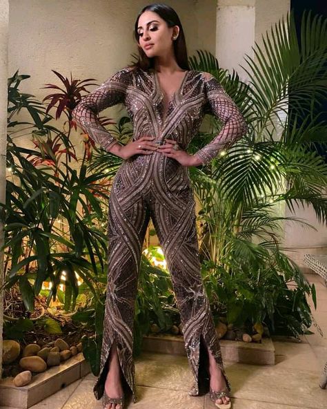 Bling Jumpsuit, Krystal Dsouza, Alia Bhatt Hairstyles, Indian Bridal Outfits, Indo Western, Outfit Style, Bridal Outfits, Muslim Women, Indian Bridal