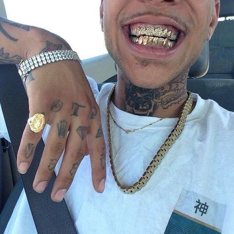 pinterest | infinitixk ✨ Grillz Men, Gold Slugs, Gangsta Grillz, Grillz Teeth, Diamond Grillz, Gold Grill, Gold Grillz, Grills Teeth, Tooth Gem