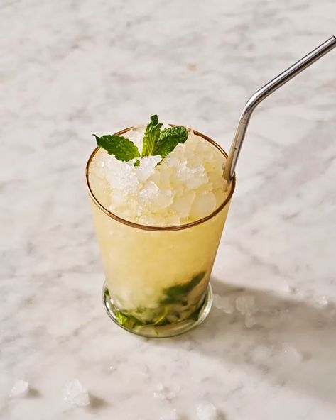 Alcohol Free Mint Julep, Easy Mint Julep Recipe, Frozen Mint Julep Recipe, Mint Sugar, Mint Julep Cocktail, Julep Recipe, Mint Julep Recipe, Mint Juleps, Mint Simple Syrup