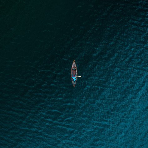 @AndrewDrapers @unsplash 🎁 Boat In The Ocean, View From Above, Lake Photos, Sea View, In The Ocean, Download Free Images, Pictures Images, Best Funny Pictures, Image Hd