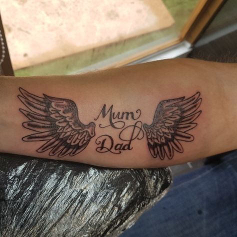 Dad Tattoo Ideas For Daughter, Mum And Dad Tattoos Men, Mom And Dad Tattoo Ideas, Tattoo Ideas For Daughter, Dad Tattoo Ideas, Memorial Wings, Mom And Dad Tattoo, Mum And Dad Tattoos, Tattoos For Mom