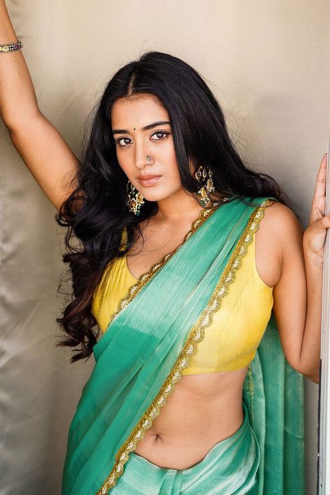 Rashi Singh sizzling photoshoot stills in saree - South Indian Actress Jimmy Choo Saree, Revealing Dresses, Desi Models, Saree Photoshoot, Beautiful Dresses Short, Actress Pics, Indian Beauty Saree, Jimmy Choo, Saree