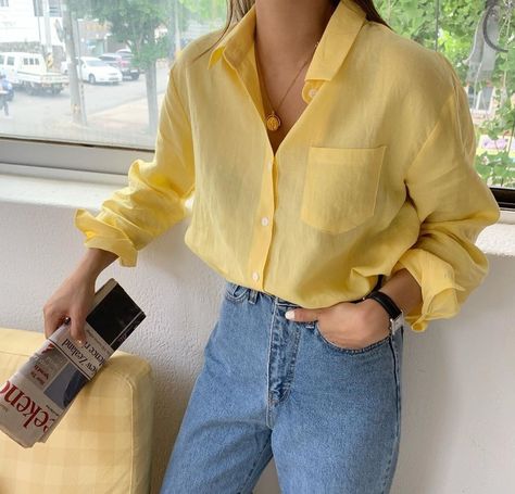 Yellow Button Down Shirt Outfit Women, Yellow Collared Shirt Outfit, Yellow Shirt Work Outfit, Classy Yellow Outfit, Yellow Shirt Outfit Women Casual, Yellow Shirt Outfit Women, Yellow Work Outfit, Yellow Button Up Shirt Outfit, Yellow Shirt Outfit