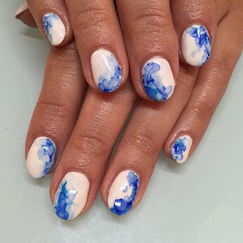 (via superflynails Instagram) Watercolor Nail Designs, Nails Watercolor, Watercolor Nails, Water Color Nails, Colorful Nail Designs, Watercolor Effects, Nail Studio, Cool Nail Art, Blue Watercolor