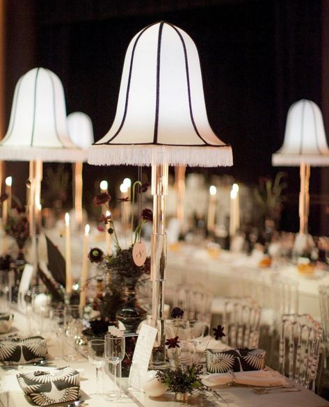 Wedding Lamp Centerpieces, Wedding Lamps Decoration, Art Deco Table Setting, Table Lamps Wedding, Table Lamp Wedding, Wedding Table Lamps, Lamp Centerpiece Wedding, Reception Decorations Table, Wedding Reception Decorations Table