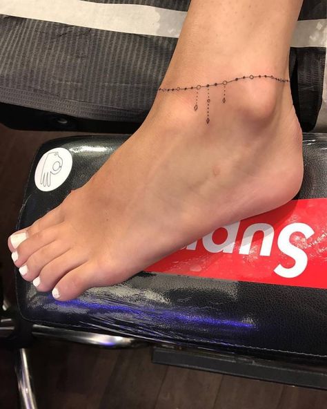 Anklet Tattoos For Women, Ankle Bracelet Tattoo, Ankle Tattoo Designs, Tato Henna, Ankle Tattoos For Women, Anklet Tattoos, Tattoo Bracelet, Tattoo Feminina, Foot Tattoo