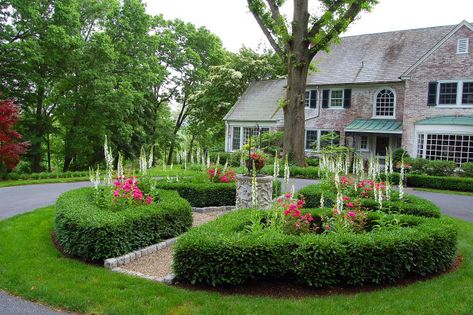 Curb Appeal: Front Entrance Makeovers : HGTV Gardens Driveway Landscape, Curb Appeal Landscape, Hydrangea Landscaping, Rustic Landscaping, Front Yards Curb Appeal, Landscape Curbing, Hgtv Garden, Rustic Apartment, Lawn Design