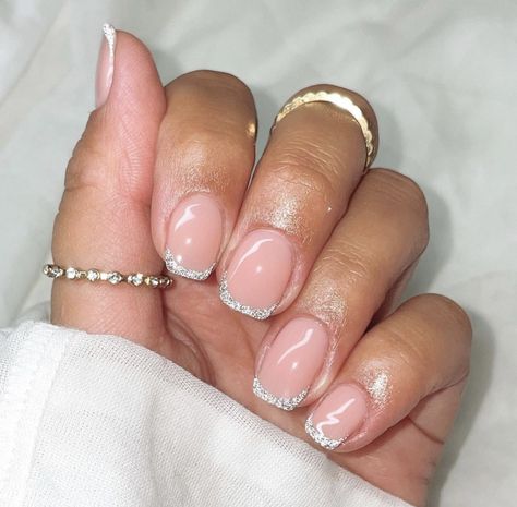 Festive Neutral Nails, Neutral Nails With Glitter Tips, French Nails Sparkle Tips, Simple Glitter French Tip Nails, Natural Festive Nails, Subtle Christmas Nails French Tip, French Nail Designs Christmas, Short Simple Holiday Nails, Festive Nails Christmas Simple