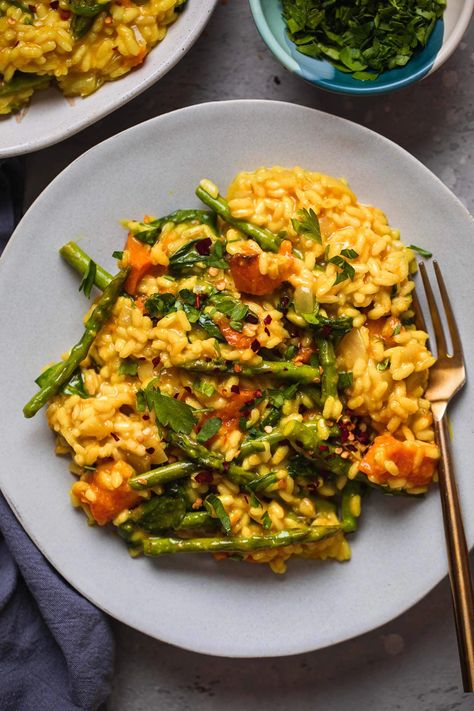 Vegan Squash Recipes, Vegan Butternut Squash Recipes, Dairy Free Risotto, Risotto With Asparagus, Butternut Squash Vegan, Vegan Mushroom Risotto, Quick Vegetarian Recipes, Vegan Risotto, Vegan Butternut Squash