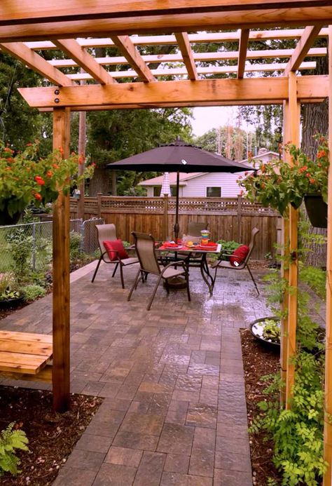 Petite Plot in Minneapolis #decorhomeideas Cheap Patio Pavers, Paver Ideas, Small Backyards, Pavers Backyard, Paver Designs, Patio Pavers Design, Patio Pavers, Cheap Patio, Pergola Ideas