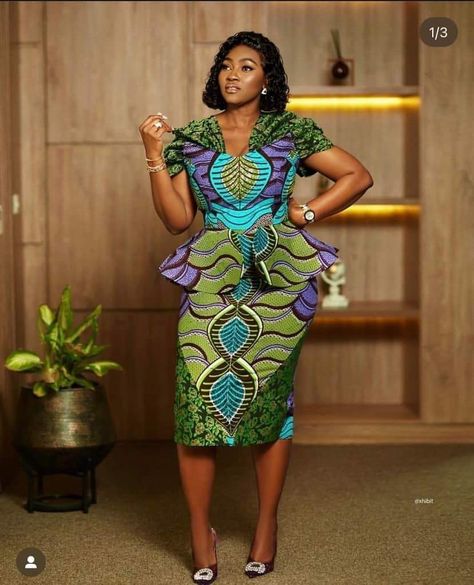 Simple Ankara Straight Dress Styles, Short Gowns For Ladies, Gowns For Ladies, Ankara Skirt And Blouse Styles, Ankara Blouse, Ankara Dress Designs, Ankara Short, Ankara Short Gown Styles, Ankara Skirt And Blouse