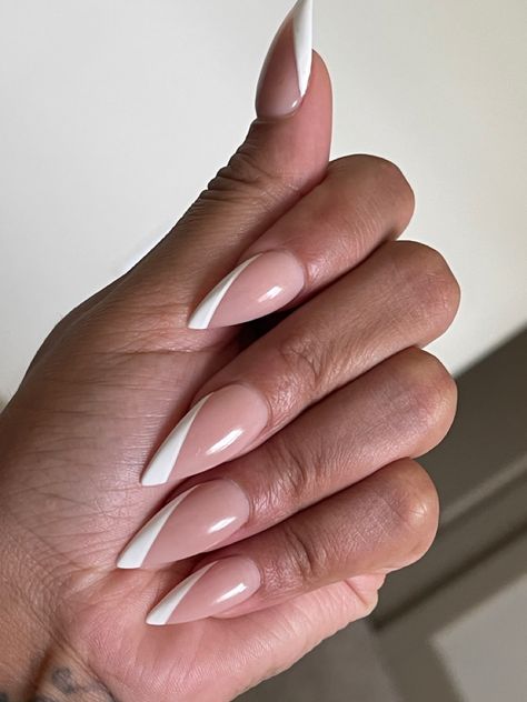 French Tip Acrylic Nails Short, Nails Short Acrylic, Acrylic Nails Short, Acrylic Nails Designs, Kutek Disney, Unghie Sfumate, Nude Nail Designs, Work Nails, French Tip Acrylic Nails