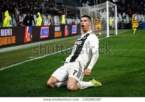 Ronaldo Juventus Wallpapers, Video Juventus, Ronaldo Celebration, Italian Soccer Team, Cr7 Juventus, Juventus Wallpapers, Wallpapers Pc, Cristiano Ronaldo Juventus, Cr7 Jr