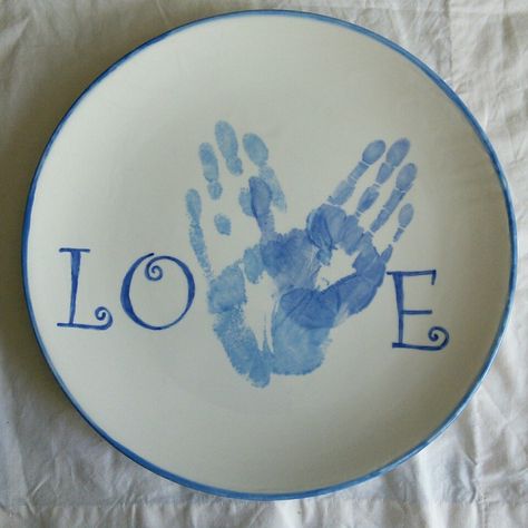 Pottery Painting For Boyfriend, Pottery Painting Couple Ideas, Pottery Painting Ideas Couples, Couple Pottery Painting Ideas, Wedding Pottery Painting Ideas, Anniversary Pottery Painting, Pottery Painting Date, Sharpie Plates, Color Me Mine