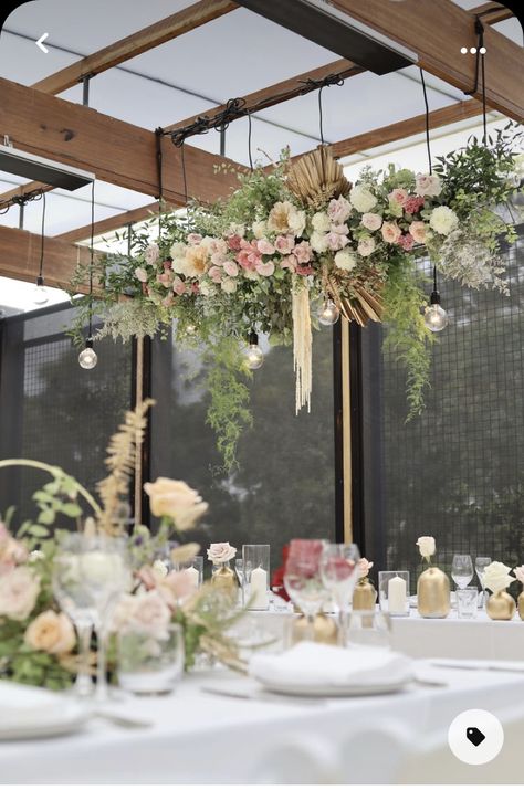 Hanging Plant Ideas, Ambience Decor, Hanging Flower Arrangements, Dining Area Decor, Flower Ceiling, Flower Hanging, Flower Chandelier, Floral Chandelier, Garden Decor Ideas