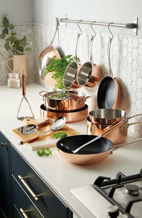 Copper Kitchen Appliances, Copper Kitchen Backsplash, Cookware Set Best, Kitchen Appliance Set, Royal Kitchen, Crockery Design, Copper Kitchen Utensils, Copper Utensils, House Essentials