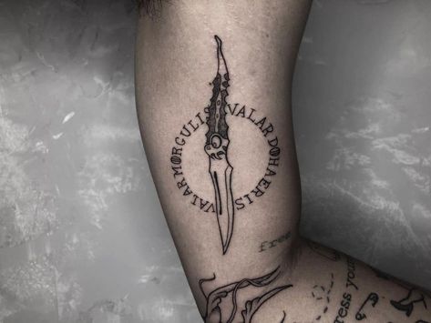 Game Of Thrones Tattoo Ideas Swords, Daenerys Tattoo Ideas, Subtle Game Of Thrones Tattoo, Game Of Thrones Tattoo Men, Small Game Of Thrones Tattoo, House Of Dragon Tattoo, Got Tattoo Game Of Thrones, Season Tattoo Ideas, Games Of Thrones Tattoo