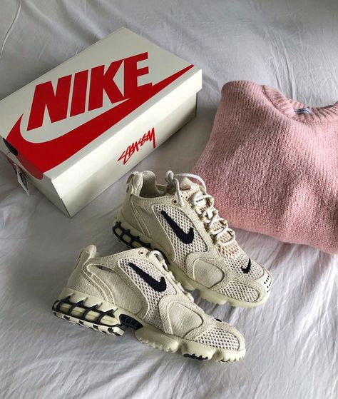 Nike Shoes Aesthetic, Sneaker Aesthetic, Converse Cdg, Nike Aesthetic, Nike Sneakers Outfit, Sneaker Outfits, Nike Converse, Nike Fashion Shoes, New Nike Shoes