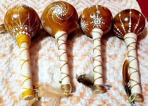 Shamanic Rattle, Witch Tools, Crystal Wands, Green Witchcraft, Native Crafts, Cool Projects, Nativity Crafts, Crystal Wand, Kwanzaa