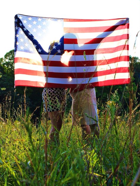 Patriotic Photography, 4th Of July Pics, 4th Of July Photography, Patriotic Wedding, 4th Of July Photos, Couples Pictures, Field Flowers, Flag American, July Wedding