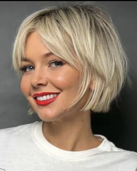 Feminine Short Hair, Short Hair Inspiration, Best Haircuts For Women, Choppy Bob Hairstyles For Fine Hair, Trendy Short Hairstyles, Short Hair Images, Hairstyles 2024, Best Haircuts, Choppy Bob Hairstyles