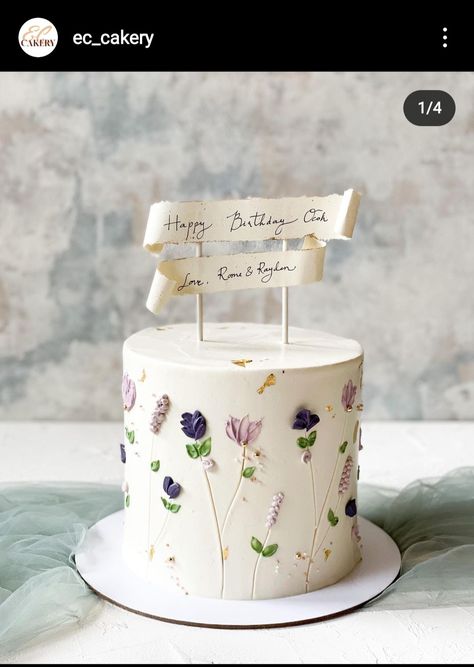 Easy Floral Cake Design, Minimalist Flower Cake, Wildflower Cake Ideas, Minimalist Cake Ideas, Cake With Writing, Wildflower Birthday Cake, Minimalist Bday Cake, Minimalist Birthday Cards, Birthday Cake Minimalist