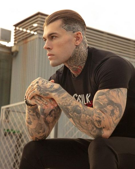 Stephen James Hendry, Dark Skin Light Hair, Espresso Hair Color, Stephen James Model, Tattooed Men, Black Outfit Men, Hair Color Chocolate, Stephen James, Chocolate Hair