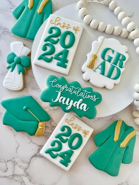 New Years Eve Cookies, Grad Cookies, Sugar Cookie Designs, Senior Gifts, Girl Silhouette, Kindergarten Graduation, Cookie Designs, Sugar Cookies Decorated, Graduation Party