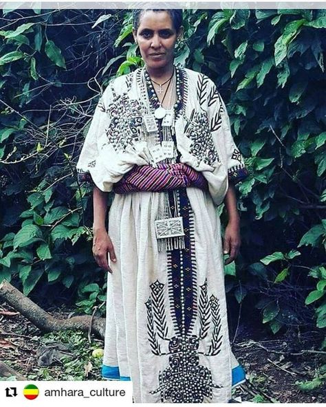 How beautiful and unique vantage dress is this 😍👗 #beautiful Amhara traditional dress# beautifulcultur# @amhara_culture African Ancient Clothes, Dagorhir Garb, Ethiopia Culture, Ethiopia Dress, Ethiopian Clothes, Eritrean Culture, Ethiopian Wedding Dress, Ethiopian Art, Eritrean Dress