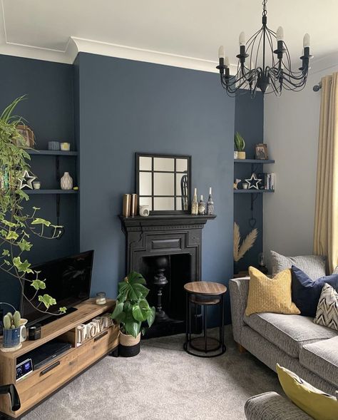 Victorian Living Room Ideas, Modern Victorian Living Room, Navy Living Rooms, Teal Living Rooms, Snug Room, Victorian Living Room, Living Room Decor Fireplace, Cosy Living Room, Modern Victorian