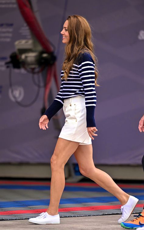 Kate Middleton Tennis, Kate Middleton Stil, Royalty Style, Kate Middleton Legs, Racing Outfit, Awesome Kate, Herzogin Von Cambridge, Boat Racing, Kate Middleton Outfits