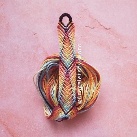 Fishbone Chevron Bracelet, Fishbone Friendship Bracelet, Fishbone Chevron Friendship Bracelet, Chevron Bracelet Color Ideas, Fishbone Bracelet, Chevron Bracelets, Bracelet Friends, Chevron Friendship Bracelet, String Bracelets