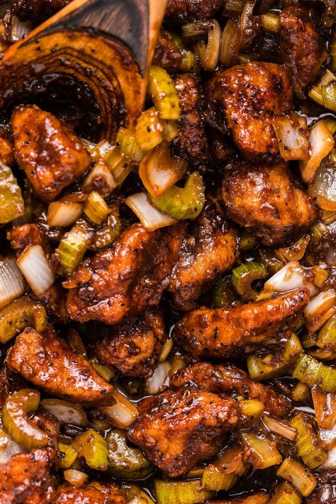 Chicken In Black Bean Sauce Chinese, Black Pepper Shrimp Chinese, Dark Chicken Recipes, Chinese Black Pepper Chicken, Black Pepper Recipes, Black Pepper Chicken Chinese, Healthy Chinese Food Recipes, Panda Express Black Pepper Chicken, Chinese Restaurant Food