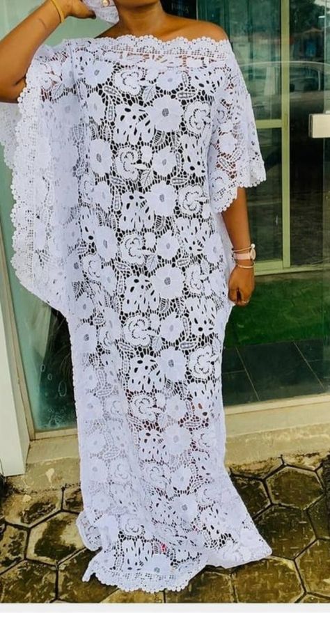 Boubou White Lace Style, White Kaftan Styles For Ladies, White Lace Bubu Gown Styles Nigerian, White Bubu Gown Styles Lace, Lace Bubu Styles Nigerian, White Lace Boubou Styles For Women, Lace Bubu Gown Styles Nigerian, Bubu Lace Gown Styles, White Lace Gown Styles Nigerian