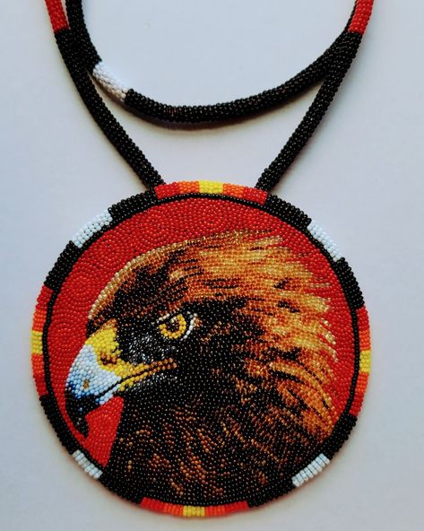 Eagle Beaded Medallion, Beaded Medallion Patterns, Beaded Eagle, Beaded Medallion, Native American Beadwork Patterns, Seed Bead Jewelry Patterns, Beaded Braclets, Native Beading Patterns, Wire Wrapped Jewelry Diy