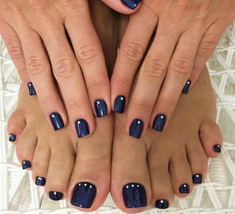 Midnight Blue Pedicure, Feet Nails Color, Nail Paint Ideas, Braided Ideas, Blue Toe Nails, Black Toe Nails, Ideas Short Hair, Long Hair Style, Toe Nail Color