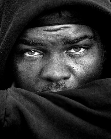 Portraits of the Homeless by Formerly Homeless Photographer, Interview Close Up Faces, Urban People, Travel Journal Scrapbook, Homeless People, Guy Drawing, Black And White Portraits, Muhammad Ali, Photography Portfolio, Black People