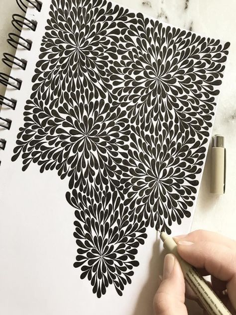 40 Creative Doodle Art Ideas to Practice in Free Time Stylo Art, Zentangle Kunst, Zen Doodle Art, Cool Pencil Drawings, Tangle Patterns, Zentangle Drawings, Doodles Zentangles, Doodle Art Designs, Zen Art