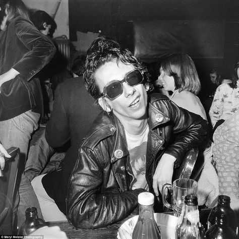 Stiv Bators, Punks 70s, 1970s New York, Nyc Punk, Image Rock, 70s Punk, Rock & Roll, Penn Station, Disco Night