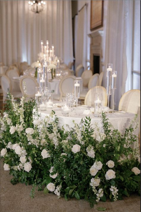 Head Table Florals, Floor Arrangements, Sweetheart Table Ideas, Sweetheart Table Flowers, Head Table Wedding Decorations, Pew Decor, Long Fitted Dress, Villa In Italy, Wedding Head Table