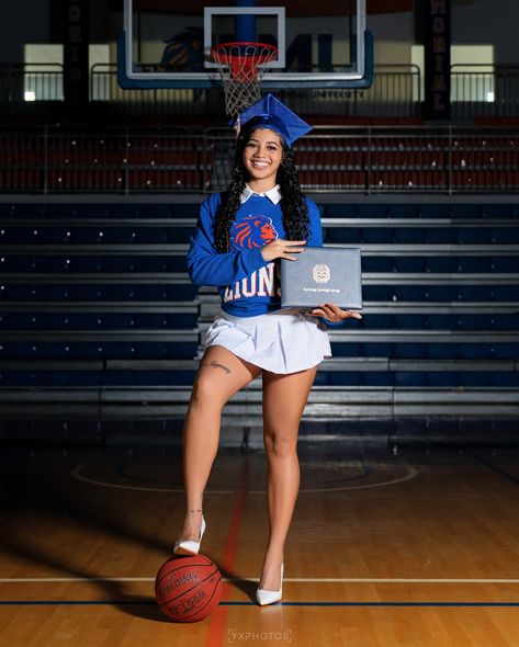 From layups to life goals, the game has just begun. ⛹🏻‍♀️🎓 . . . Photographer @yxphotos Graduate @madison954 . . . Graduation photoshoot on Florida Memorial University campus #grad2024 #fmu24 #graduationphotos Sports Management Graduation Pictures, Sports Graduation Pictures, Senior Pictures Outfits Black Women, Graduation Headshots, Graduation Pic, Life Goals Future, Senior Picture Outfits, Graduation Photoshoot, Sports Pictures